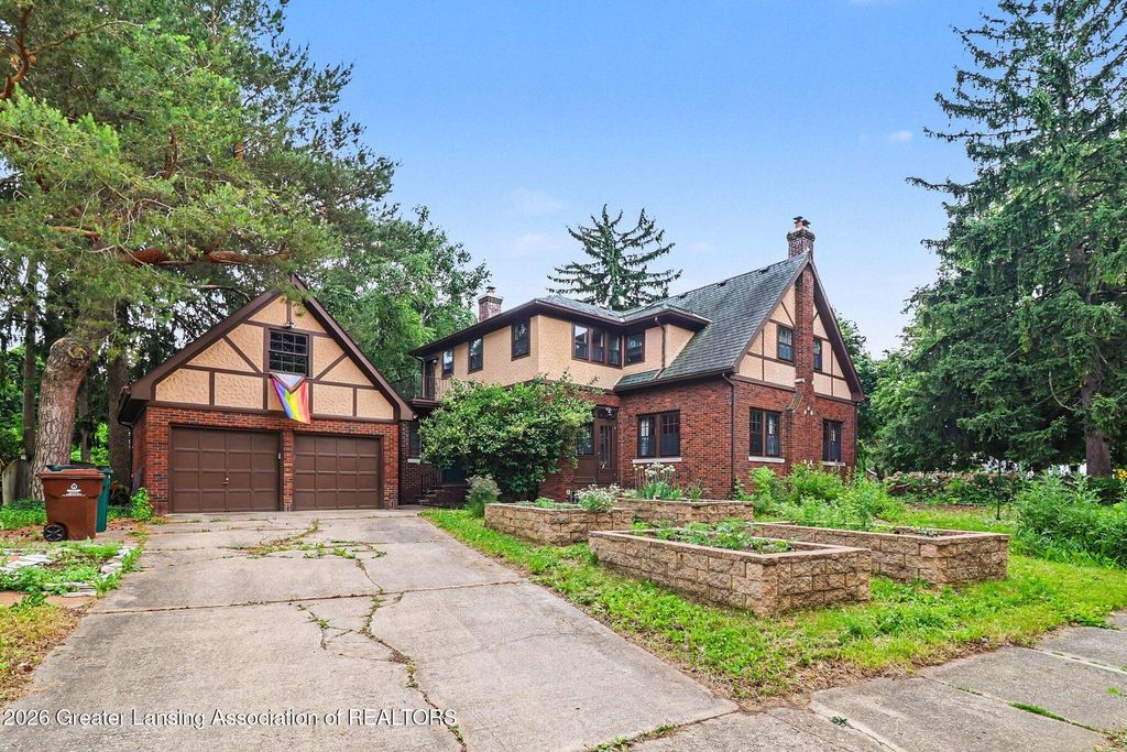 1726 W Lenawee Street, Lansing, MI 48915
