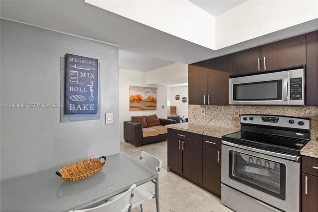 18181 NE 31st Ct PH07, Aventura, FL 33160