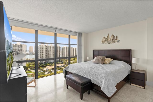 18181 NE 31st Ct PH07, Aventura, FL 33160