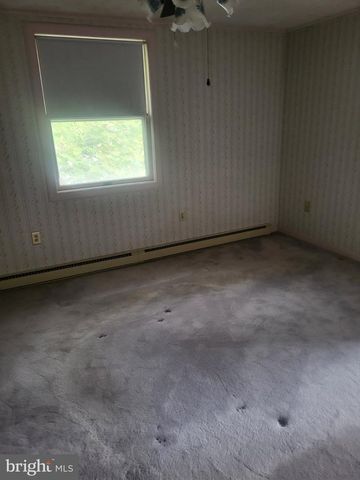 4015 FRIEDENSBURG RD, Oley, PA 19547