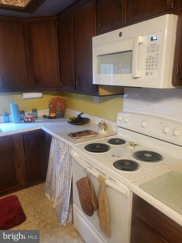 4015 FRIEDENSBURG RD, Oley, PA 19547