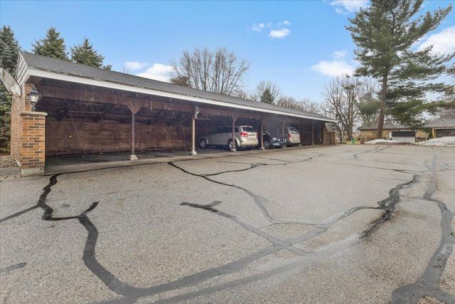 7521 Boulder Bluff Drive, Georgetown Twp, MI 49428