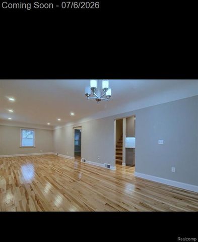 11610 Cardwell Street, Livonia, MI 48150