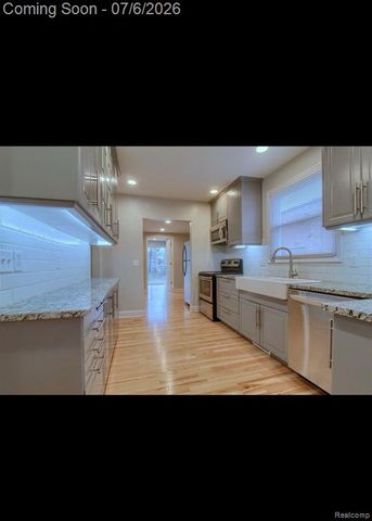 11610 Cardwell Street, Livonia, MI 48150