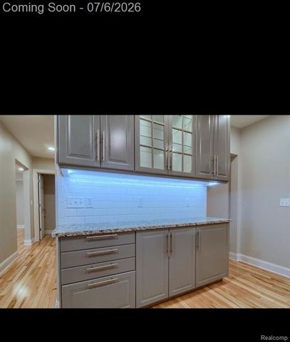 11610 Cardwell Street, Livonia, MI 48150