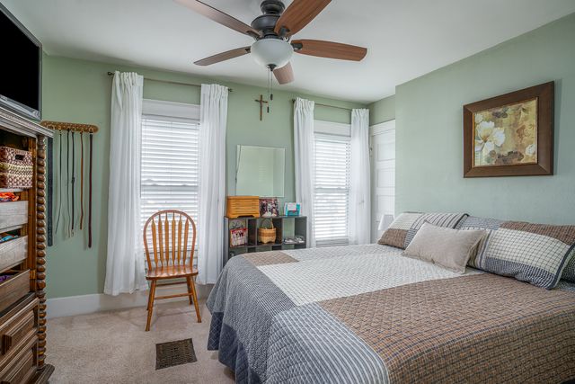 637 E Columbia Avenue, Davenport, IA 52803