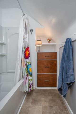 637 E Columbia Avenue, Davenport, IA 52803