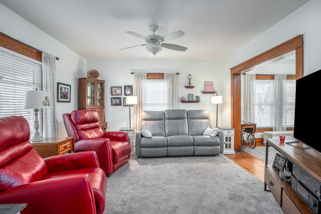 637 E Columbia Avenue, Davenport, IA 52803