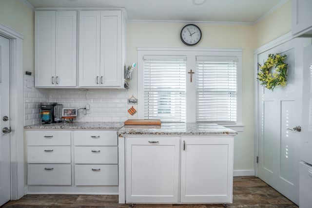 637 E Columbia Avenue, Davenport, IA 52803