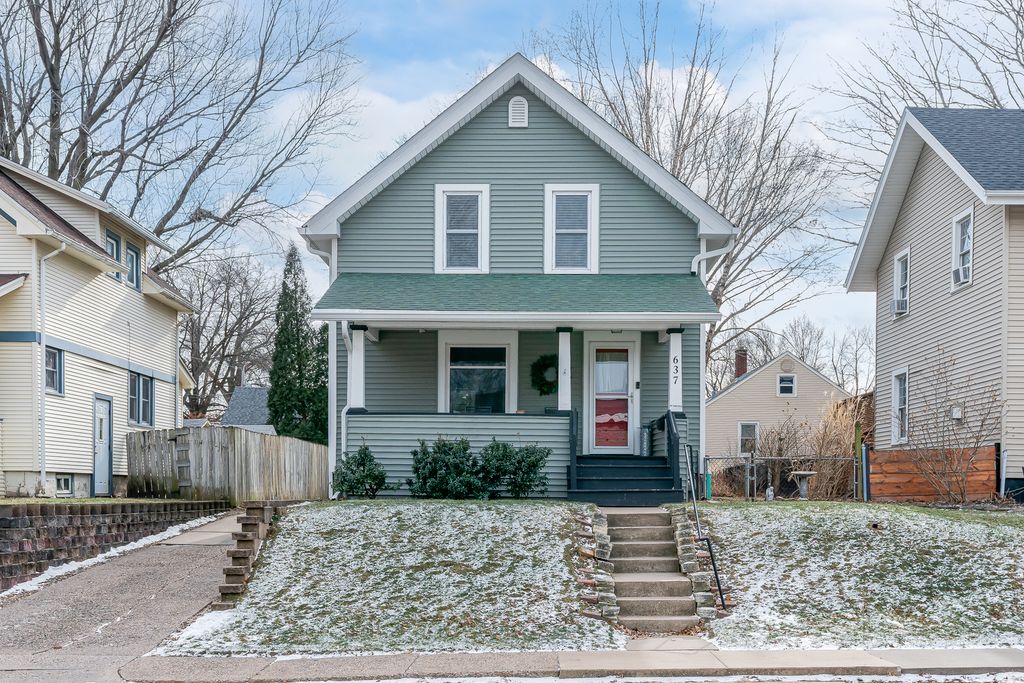 637 E Columbia Avenue, Davenport, IA 52803