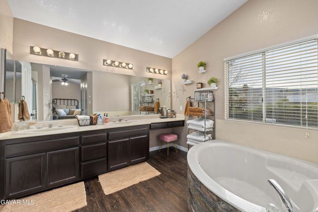 41539 Sandalwood Place, Quartz Hill, CA 93536