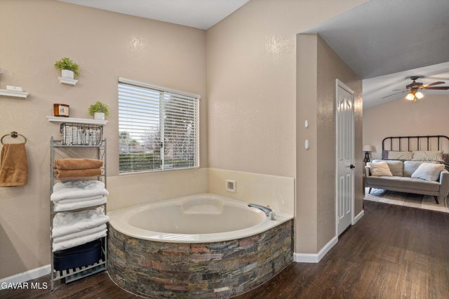 41539 Sandalwood Place, Quartz Hill, CA 93536
