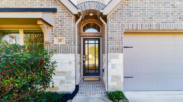 237 N Carson Cub Court, Montgomery, TX 77316