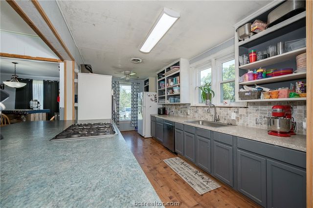 301 Elm Ave, Bryan, TX 77801