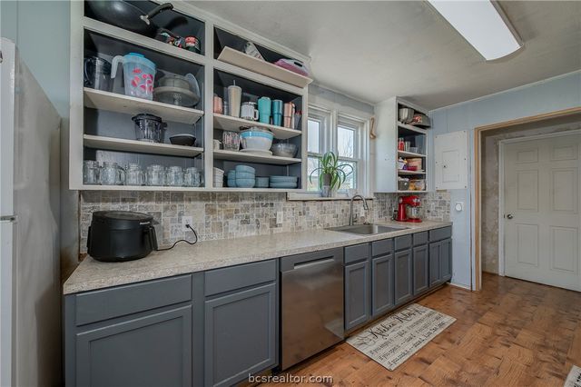 301 Elm Ave, Bryan, TX 77801