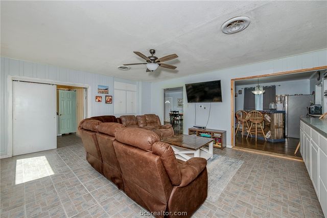 301 Elm Ave, Bryan, TX 77801