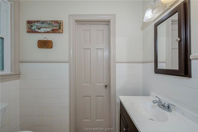 301 Elm Ave, Bryan, TX 77801