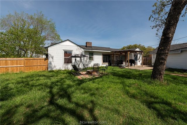 301 Elm Ave, Bryan, TX 77801