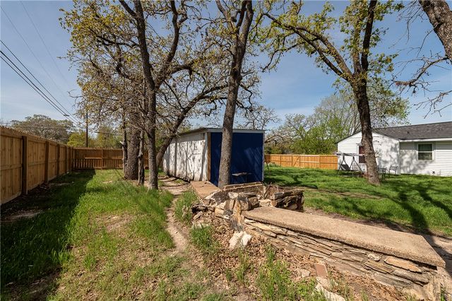 301 Elm Ave, Bryan, TX 77801