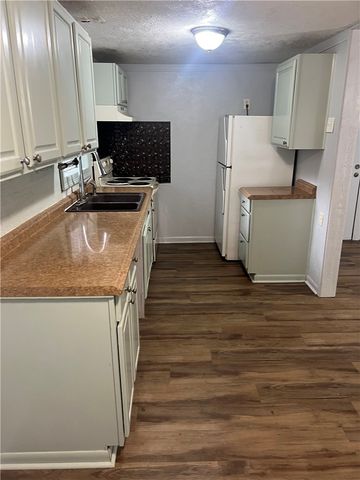 301 Elm Ave, Bryan, TX 77801