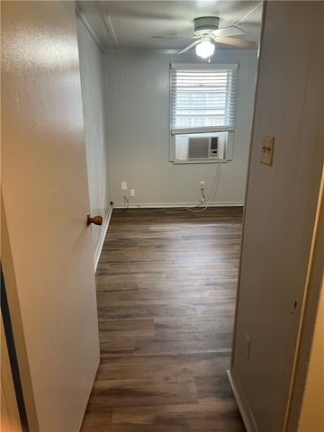 301 Elm Ave, Bryan, TX 77801