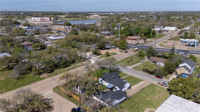 301 Elm Ave, Bryan, TX 77801