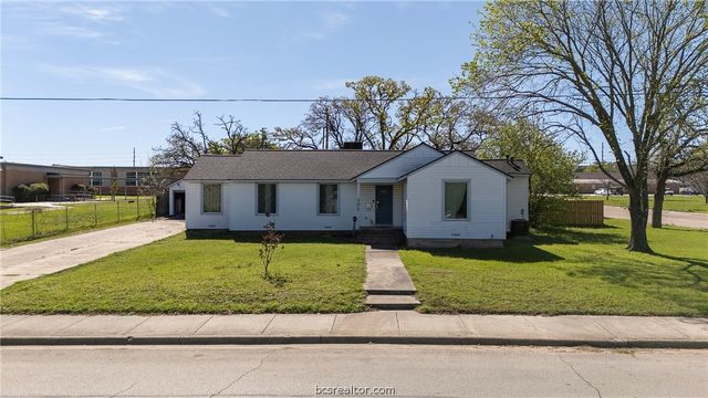 301 Elm Ave, Bryan, TX 77801