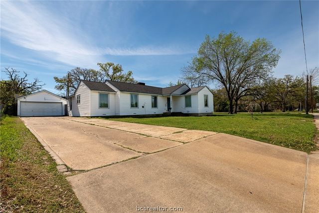 301 Elm Ave, Bryan, TX 77801