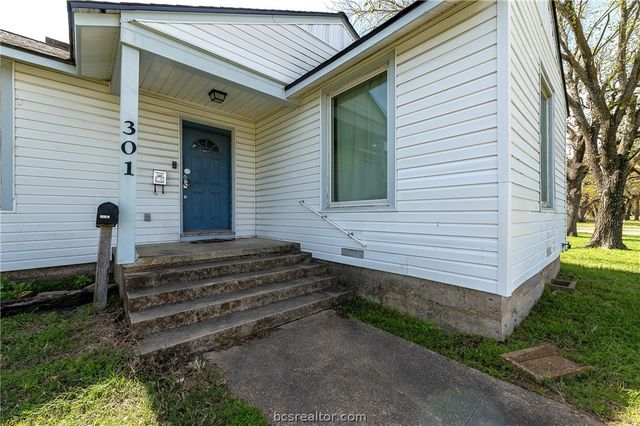 301 Elm Ave, Bryan, TX 77801
