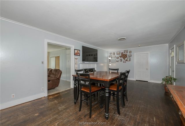 301 Elm Ave, Bryan, TX 77801