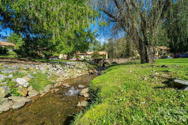 12 Pebble Creek Drive, Asheville, NC 28803