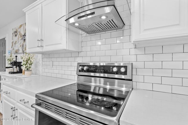 4003 Landherr Dr, Louisville, KY 40299