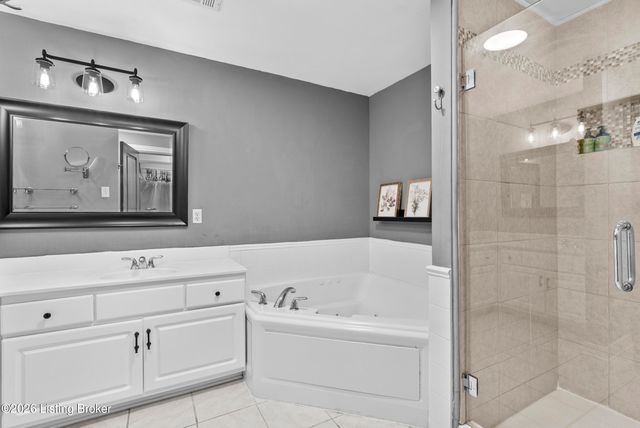 4003 Landherr Dr, Louisville, KY 40299