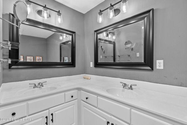 4003 Landherr Dr, Louisville, KY 40299