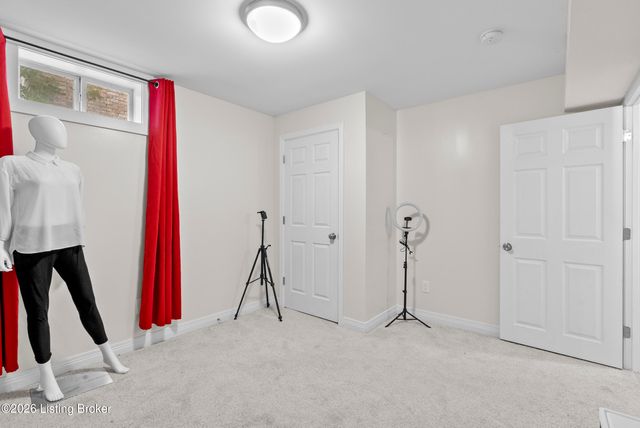 4003 Landherr Dr, Louisville, KY 40299