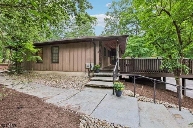 765 Pines Lake Dr, Wayne Twp., NJ 07470