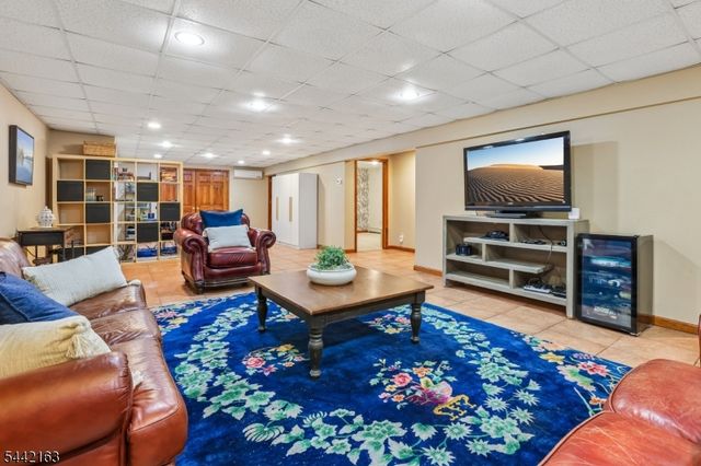 765 Pines Lake Dr, Wayne Twp., NJ 07470
