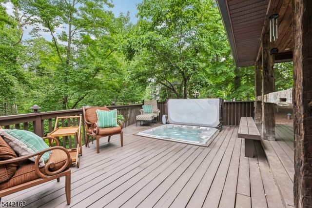 765 Pines Lake Dr, Wayne Twp., NJ 07470