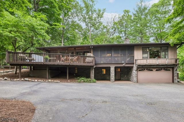 765 Pines Lake Dr, Wayne Twp., NJ 07470
