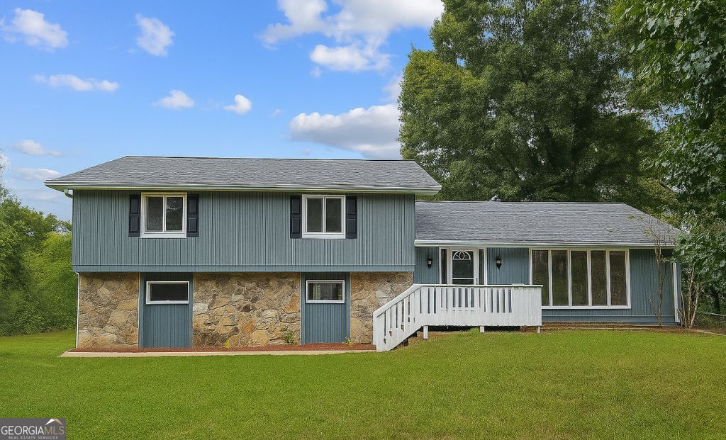 522 Foxmoor Drive SW, Lilburn, GA 30047