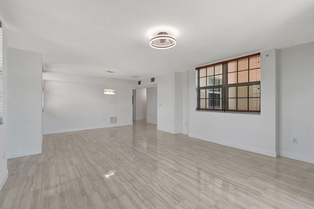 610 CLEMATIS Street 524, West Palm Beach, FL 33401