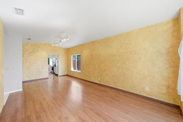 1122 Yolanda Dr, Yuba City, CA 95993