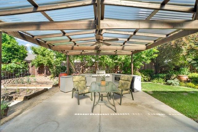 1122 Yolanda Dr, Yuba City, CA 95993