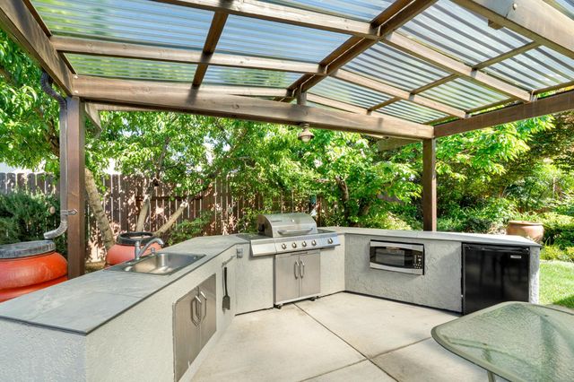 1122 Yolanda Dr, Yuba City, CA 95993