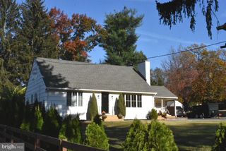 28 DELAWARE AVE, Ewing, NJ 08628