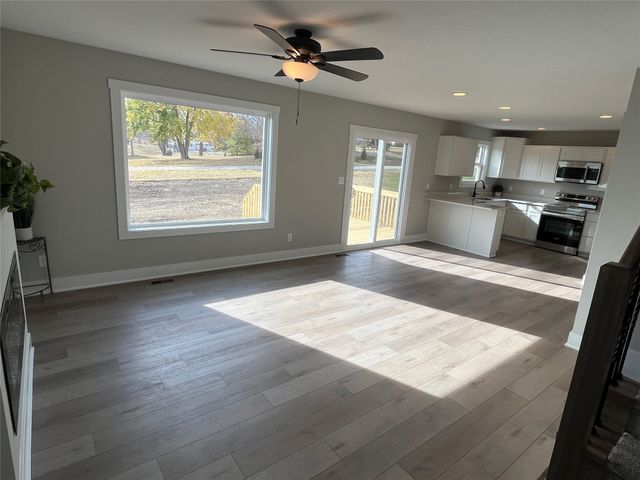 607 W Wright Road, Norwalk, IA 50211