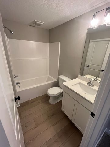 607 W Wright Road, Norwalk, IA 50211