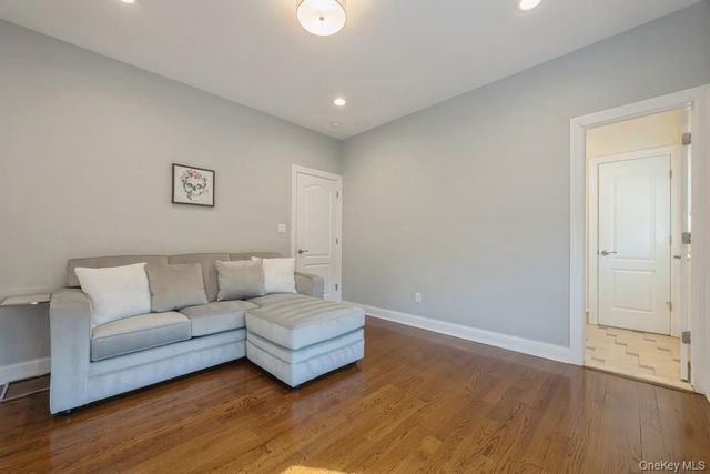 26 The Hemlocks, Roslyn Estates, NY 11576