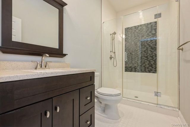 26 The Hemlocks, Roslyn Estates, NY 11576