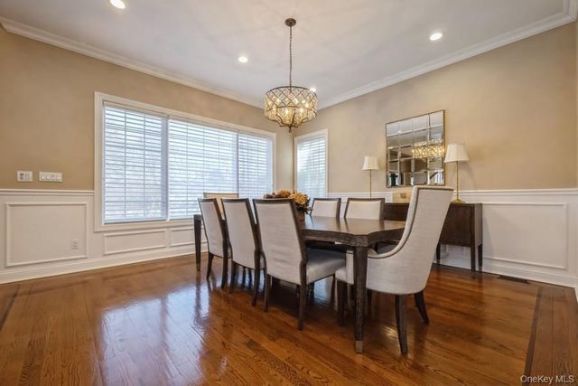 26 The Hemlocks, Roslyn Estates, NY 11576